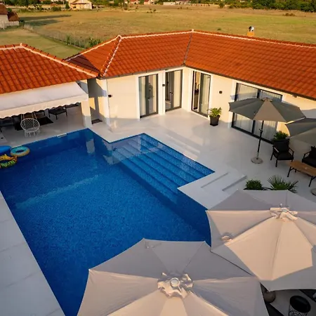 아파트 Amon Private Pool 포드고리차