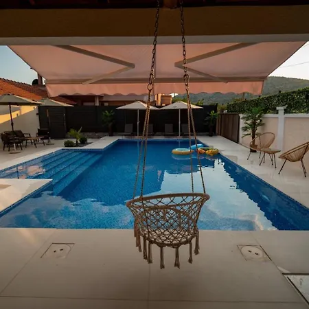 Amon Private Pool 아파트
