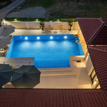 Amon Private Pool 아파트